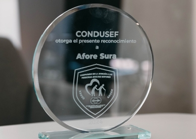 Afore SURA es reconocida por la Condusef con la insignia “Compromiso en la atención a las personas adultas mayores”